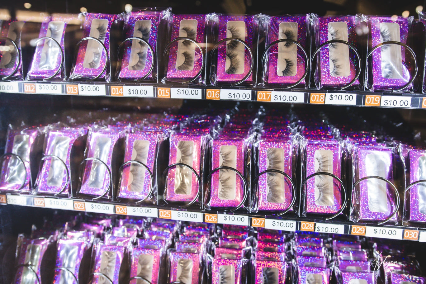 Brand Up Boss: Start A Eyelash Vending Machine Business